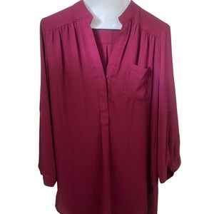 41 Hawthorn boutique Maroon flowy top-size small